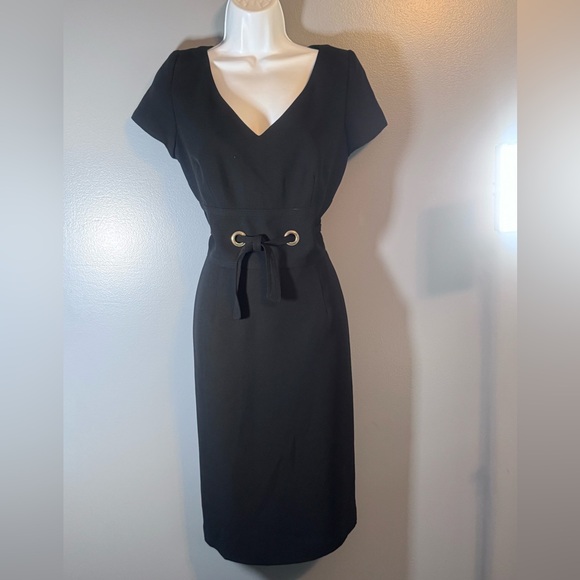 Donna Morgano Black V-Neck Sheath Dress Size 8 Gold Grommet Waist Tie - Picture 4 of 12